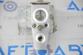 Ford Explorer 11-19 Air Conditioner Heater Valve