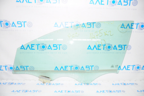 Glass of the front left door Hyundai Sonata 15-19 scratches