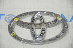 Emblem-sign "Toyota" tailgate Toyota Sequoia 08-16 guide breakage