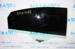 Glass door rear right Hyundai Sonata 11-15 scratches