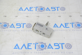Ford Flex 09-19 Air Conditioner Heater Valve