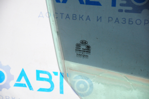 Kia Optima 11-16 front right door glass scratches