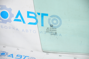 Glass of the rear right door Honda CRV 12-16 without factory tinting, scratches