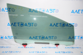 Glass door front right Toyota Prius V 12-17 scratches