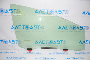 Glass door front right Toyota Prius V 12-17 scratches