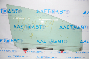 Glass door front right Toyota Prius V 12-17 scratches