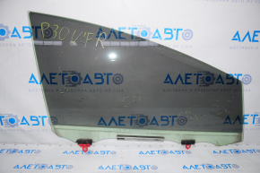 Glass door front right Toyota Prius V 12-17 scratches