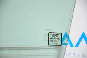 Glass door front left Toyota Prius V 12-17 scratches