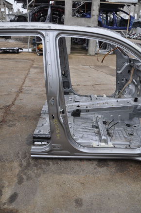 Body pillar central right Toyota Sequoia 08-16 on the body