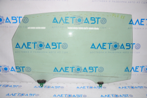 Glass door rear right Toyota Prius V 12-17 scratches