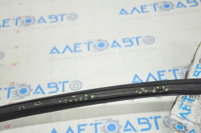 Door seal upper front right Tesla Model X 16-21 tears