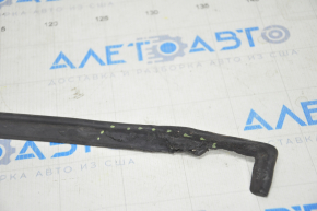 Tesla Model X 16-21 lower rear right door seal is torn