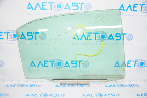 Glass door rear right Toyota Camry v40 scratches