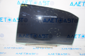 Glass door rear left Toyota Camry v40 scratches