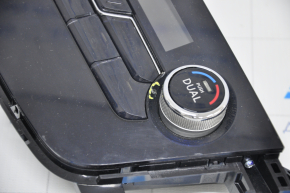Climate control Nissan Murano z52 15-15 auto scratches, cracks in the lining