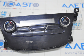 Climate control Nissan Murano z52 15-16 auto scratches, cracks in the button
