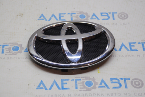 Toyota Camry v50 12-14 usa radiator grille emblem broken guide
