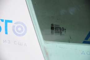 Glass door front right Chevrolet Volt 11-15 scratches