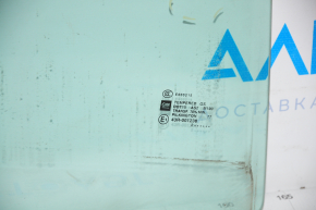 Glass door rear right Chevrolet Volt 11-15 scratches