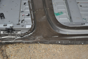 Tesla Model X 16-21 center right body pillar on the body, dented