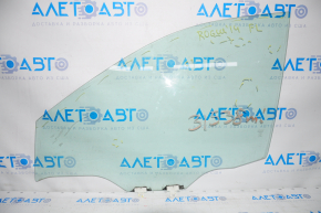 Glass of the front left door Nissan Rogue 14-17 broken fastening, scratches