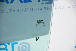 Glass of the rear left door Nissan Leaf 13-17 scratches