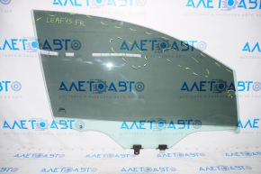 Glass door front right Nissan Leaf 13-17 scratches