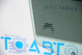 Glass door front right Nissan Leaf 13-17 scratches
