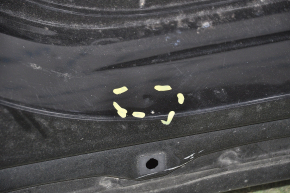 The central right body pillar of Honda HR-V 16-22 is dented, bumps