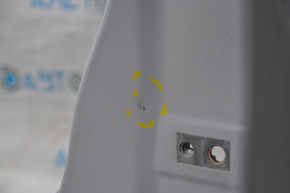 The central left body pillar of VW Jetta 19-24 is sawn off, butts