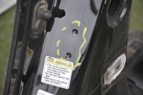 The central left body pillar of Honda Accord 13-17 is sawn off, pokes