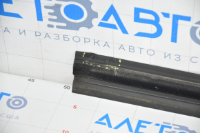 Door seal on the left threshold Infiniti QX50 19-20 tears