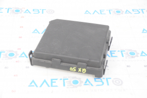 Infiniti QX50 19-20 underhood fuse box cover square
