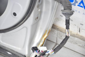 Door assembly front left Toyota Highlander 08-13 keyless, silver 1F7, with chrome trim, bumpers, rust