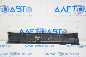 Door sill trim inner front left Toyota Highlander 08-13 black, worn