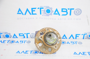 Rear left hub Toyota Avalon 13-18 chip broken