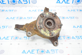 The axle with the hub, front left Toyota Highlander 08-13, is rusty, the bearing is humming