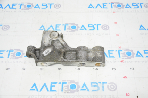 Engine mount bracket right upper Toyota Highlander 11-13 hybrid