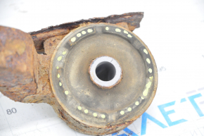 Rear differential bracket of Toyota Highlander 08-13 hybrid gearbox is rusty, silent blocks are torn