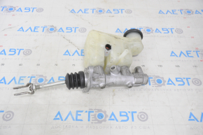 Master Brake Cylinder with Reservoir Lexus GS430 GS450h 06-11