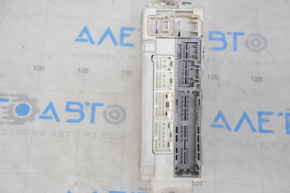 Fuse box in the dashboard Lexus GS450h 06-11