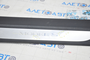 Tesla Model S 12-20 front right door sill trim with chrome trim, scratches, broken crepe, bumps on chrome