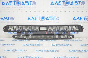 Lower grille of front bumper Tesla Model S 12-15 pre-restored for radar, cracked fastener, broken honeycombs