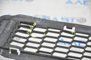 Lower grille of front bumper Tesla Model S 12-15 pre-restored for radar, cracked fastener, broken honeycombs