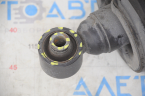 Shock absorber strut assembly rear right Lexus GS450h 06-07 cracked silent block
