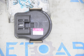 Actuator for adjusting shock absorber rear left Lexus GS300 GS350 GS430 GS450h 06-11