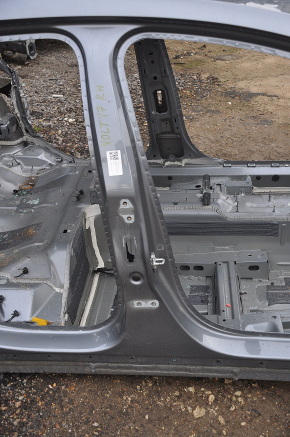 Body pillar central right Chevrolet Volt 16- on the body