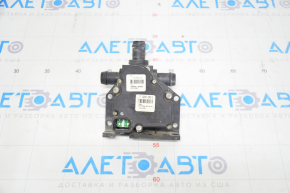 Tesla Model S 12-15 prerest cooling system valve