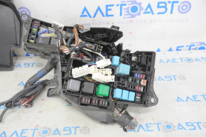 Fuse box underhood Lexus GS450h 07-11