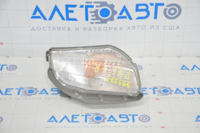 Right turn signal Toyota Prius V 12-14 prerest scratch, sand